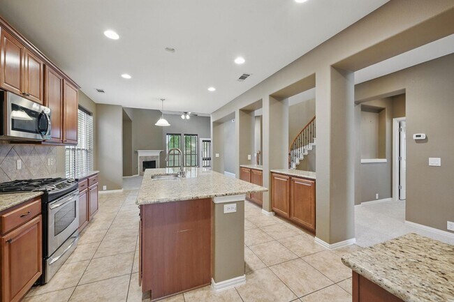 Building Photo - Stunning 4-Bedroom, 3-Bath, 3 Car Garage H...