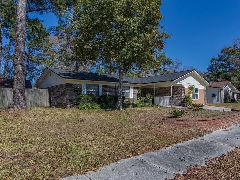 Building Photo - 3962 Lake Warren Dr
