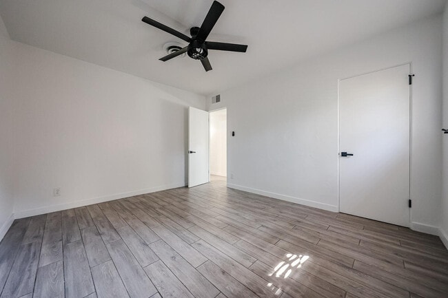 Building Photo - 2816 N 33rd Pl