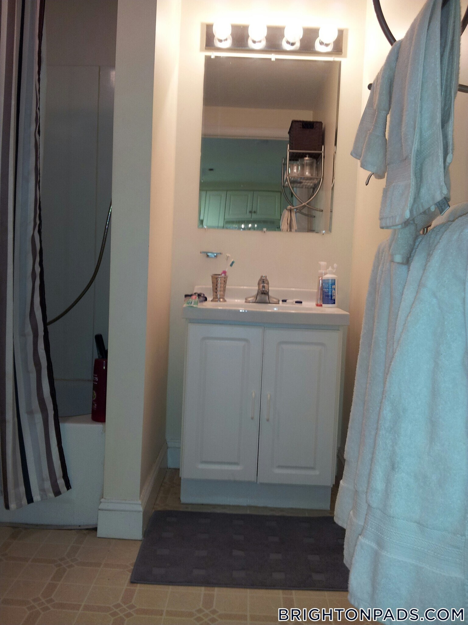 Building Photo - 8 Glencoe St