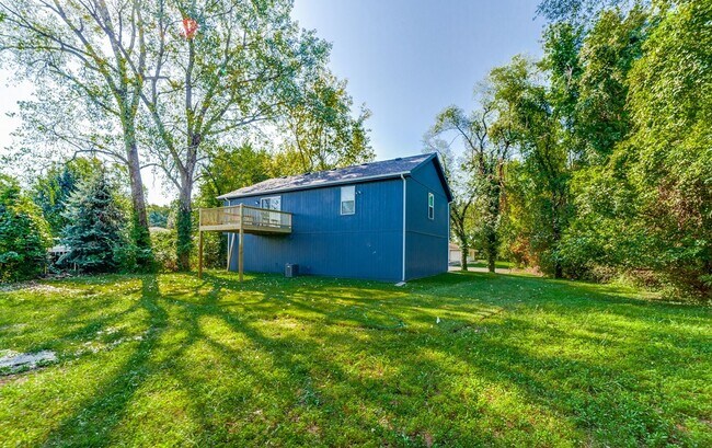 Building Photo - AVAILABLE SOON: Move-In Ready 4-Bedroom Beauty with Modern Finishes & Spacious Yard!