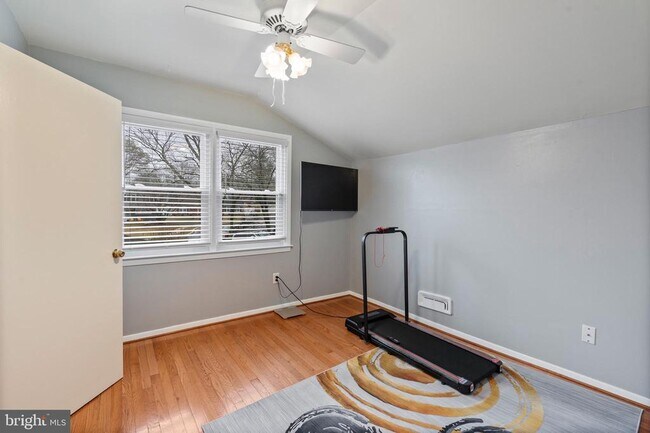 Building Photo - 931 Beaverbank Cir