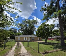 Building Photo - 2508 Belmont Ave