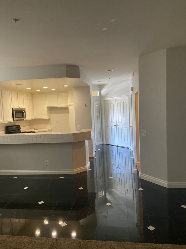 Building Photo - 2 BEDROOM 2 BATH CONDO LOCATED IN THE HEART OF TUSTIN RANCH $3,175