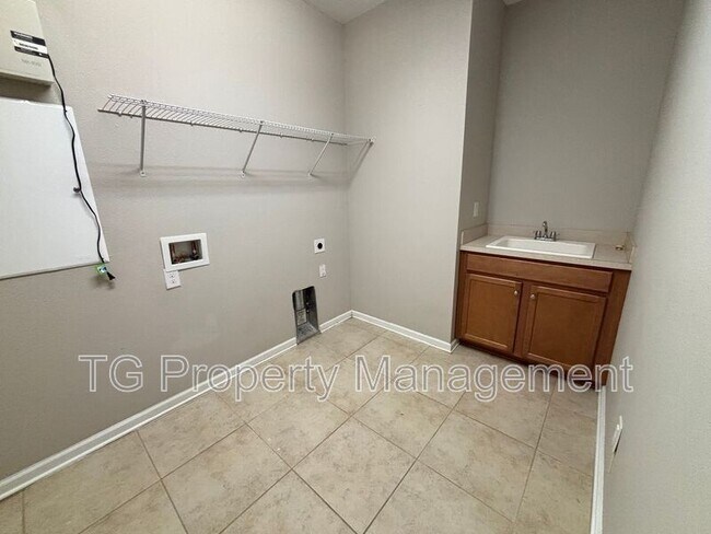 Building Photo - 99 Athens Dr