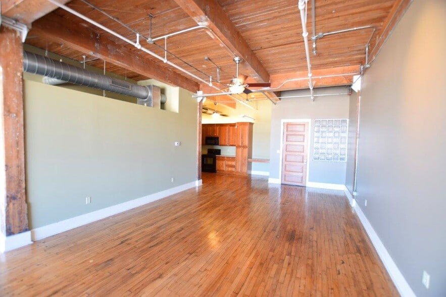 Living Room - Loft 304 - 736 Dickies Lofts