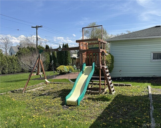 Building Photo - 221 Marrano Dr