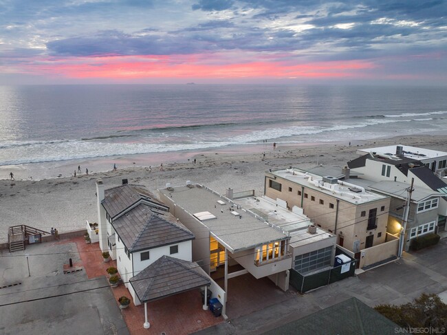 Building Photo - 2606 Ocean Front