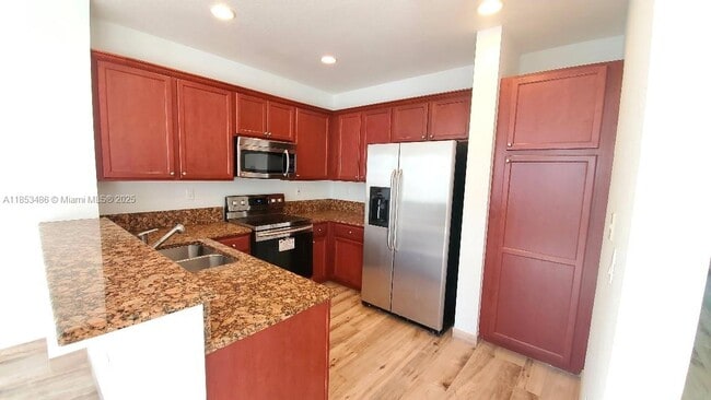 Building Photo - 265 Las Brisas Cir