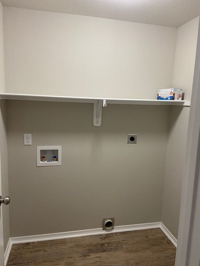 Building Photo - Now Pre-Leasing — Spacious 4-Bed, 2-Bath Home in Conrad Court Available 6/26