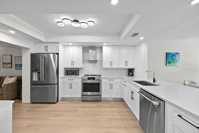 Building Photo - 6360 Pelican Bay Blvd