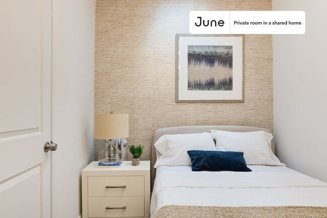 Building Photo - 644 Park Pl