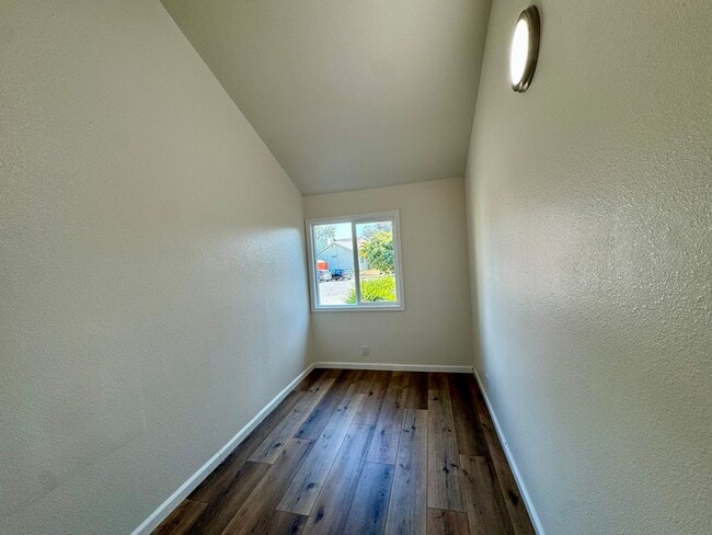 Building Photo - 2369 Kenton Ct