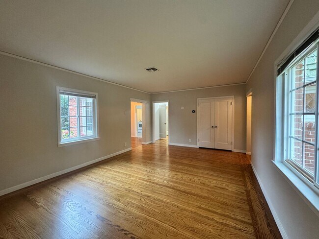 Building Photo - 2933 14th St