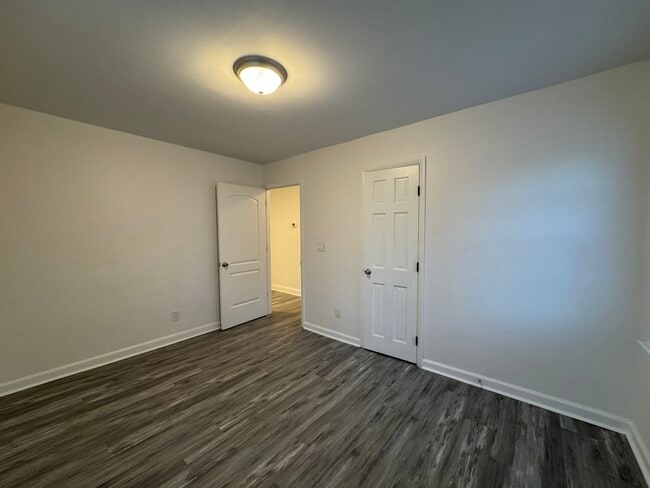 Building Photo - 515 Chapel St