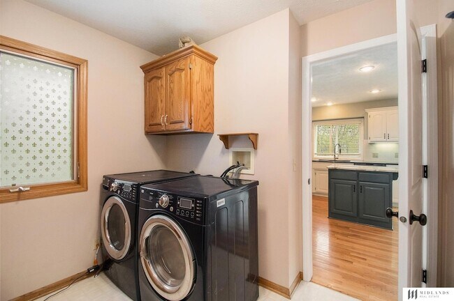 Building Photo - 8714 S 98th Cir