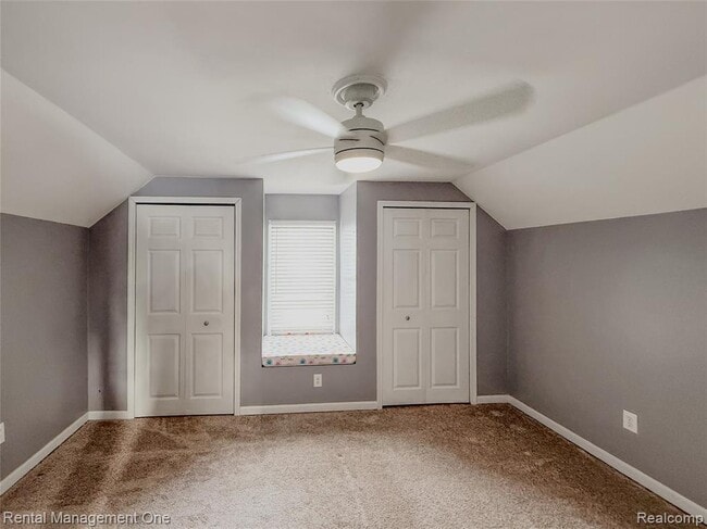 Building Photo - 49 Hovey St