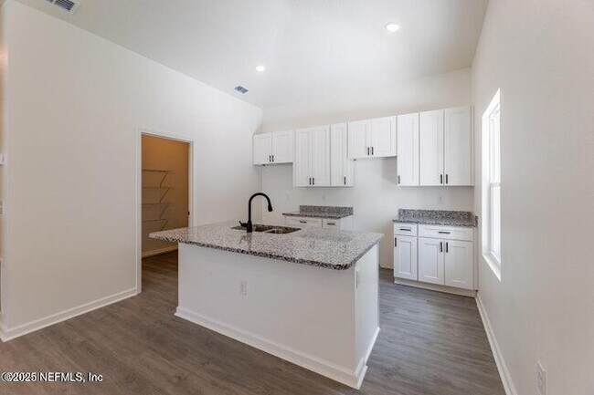 Building Photo - 8119 Siskin Ave