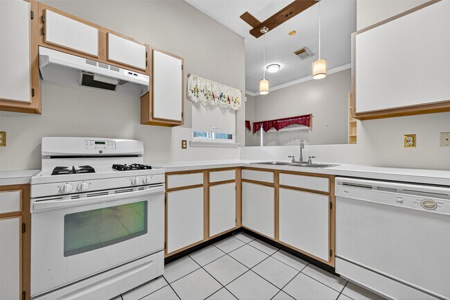 Building Photo - 11525 Teaside Dr