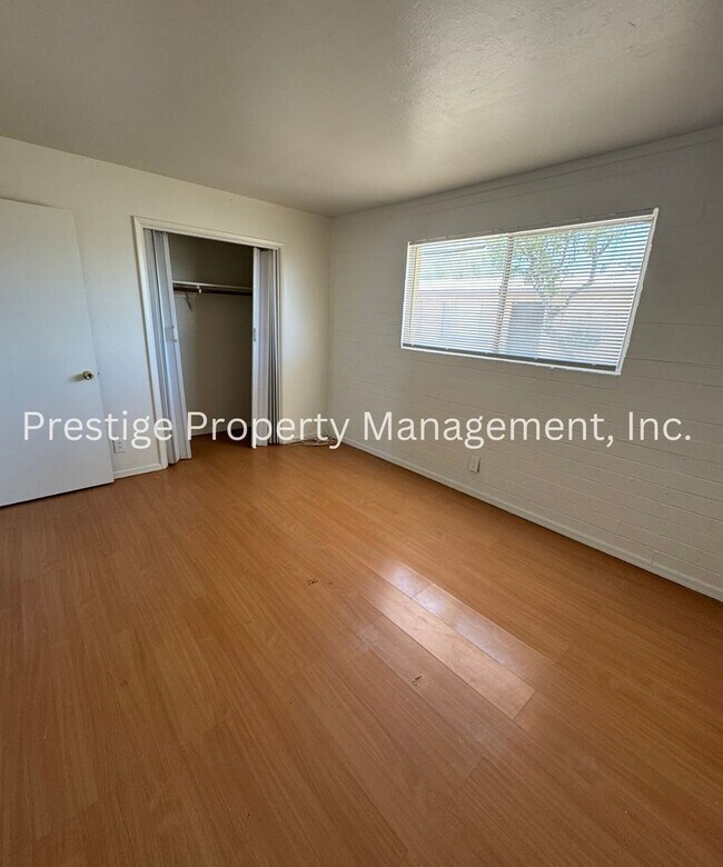 Building Photo - 2148