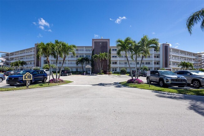 Building Photo - 3049 Wolverton C