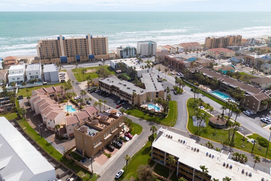 Building Photo - 115 E Coronado Dr