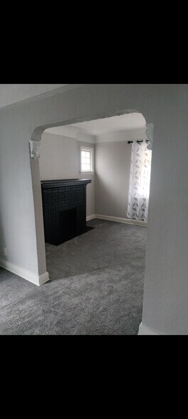 Building Photo - 6829 Abington Ave