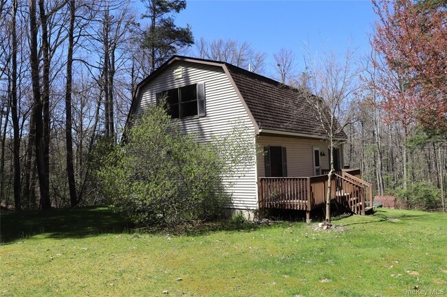 Building Photo - 45 Laurel Hollow Rd