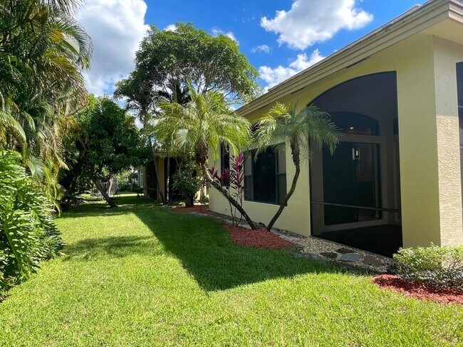 Building Photo - 10341 Medicis Pl