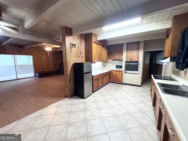 Building Photo - 163 Holly Ridge Rd