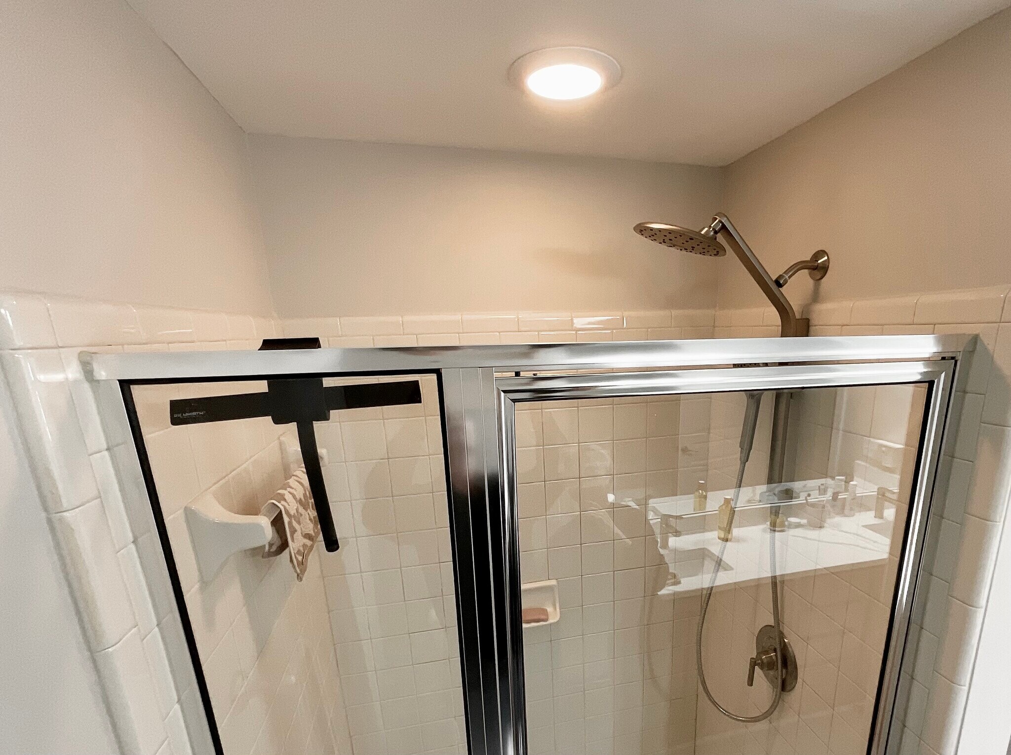 Building Photo - 833 Providence Glen Dr