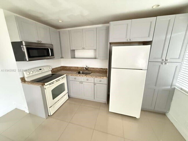 Building Photo - 101 NE 41st St