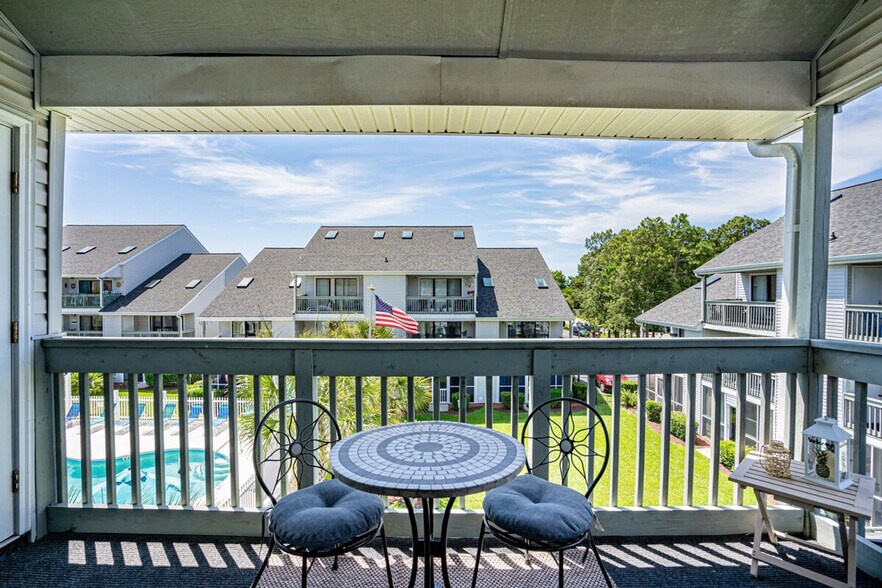 Building Photo - 27-E Colony Dr