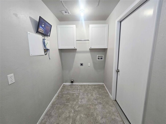 Building Photo - 2851 Cobalt Ct NW