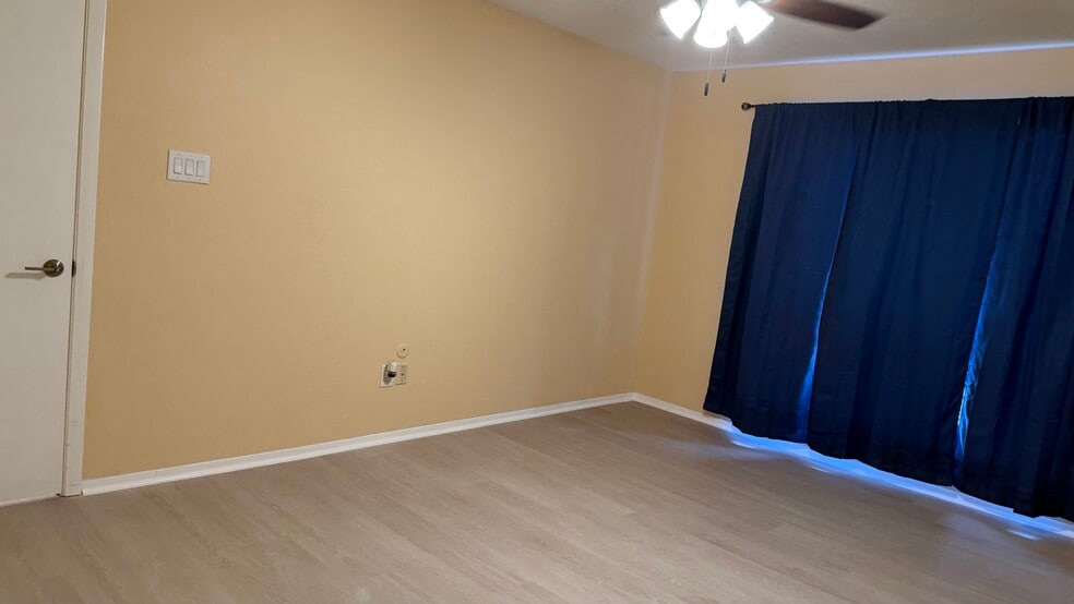 Building Photo - 5001 Lamonte Ln