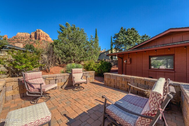 Building Photo - 70 Bell Rock Dr