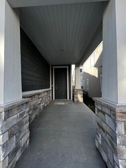 Building Photo - 15194 S Tack Way