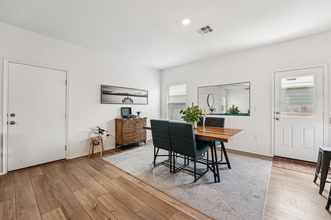 Building Photo - 6013 Eden Dr