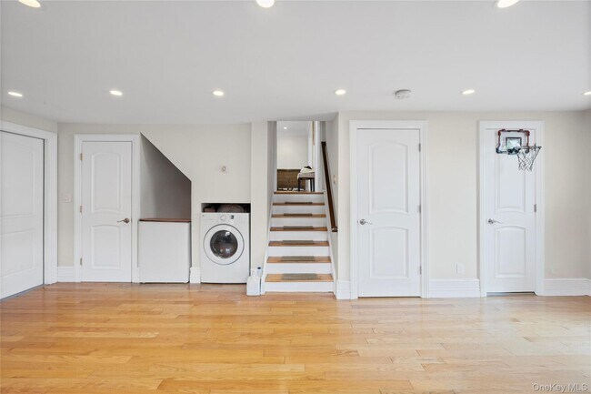 Building Photo - 78 Scott St