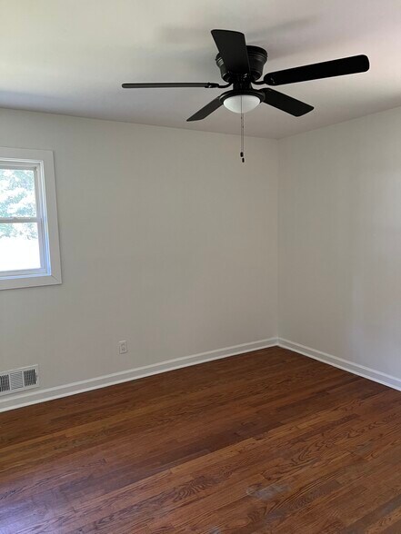 Building Photo - 4454 Roberta Cir