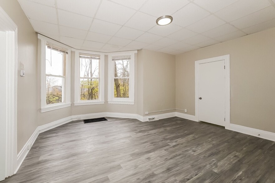 Building Photo - 4027 Vinceton St