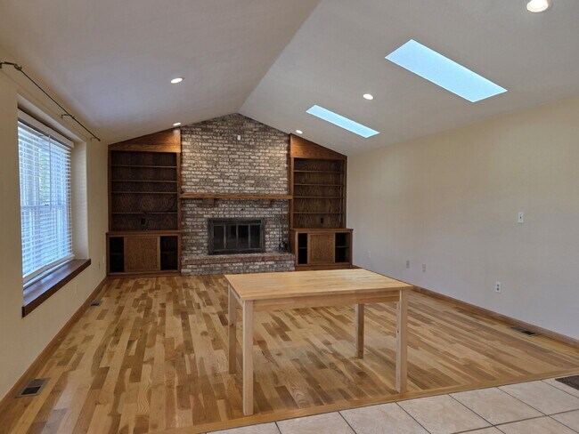 Building Photo - Single-Family Home in Near-Perfect Condition | 3-Car Garage | Covered Patio | Large Unfinished Ba...