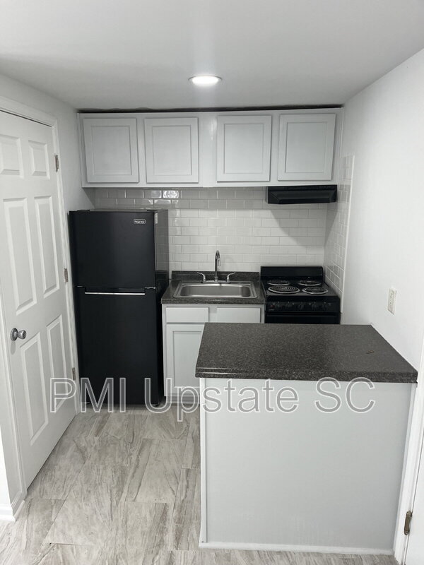Primary Photo - 201 Chandler Dr
