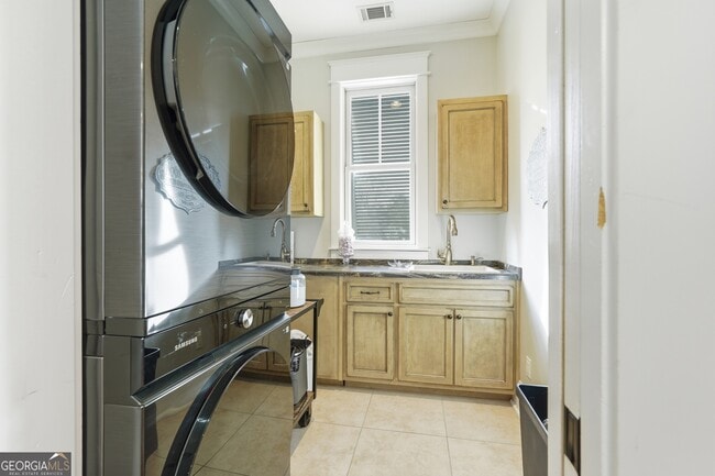 Building Photo - 277 Catherine View