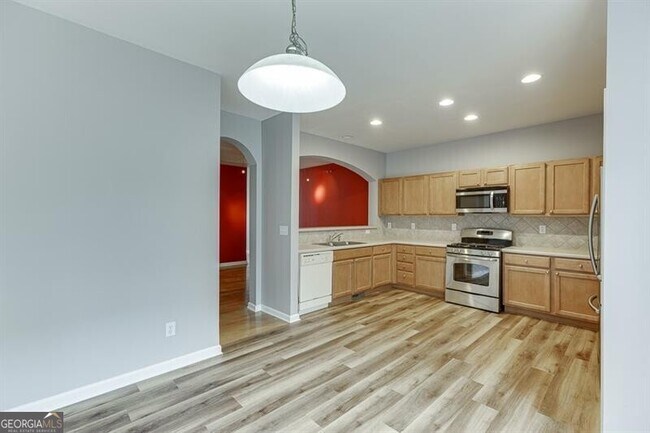 Building Photo - 805 Tulip Poplar Way