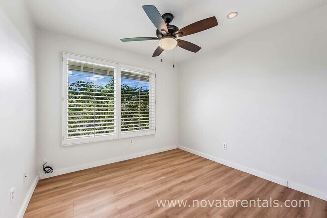 Building Photo - 986 Bel Marin Keys Blvd