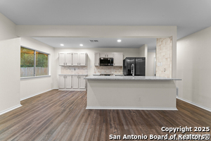 Building Photo - 2278 Knights Wood