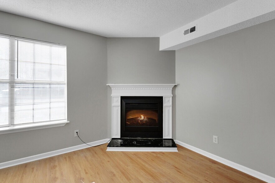 Fresh Paint throughout - 103 Montague Dr