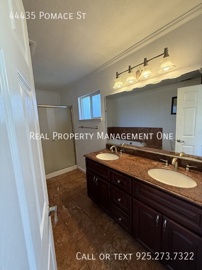 Building Photo - 44435 Pomace St