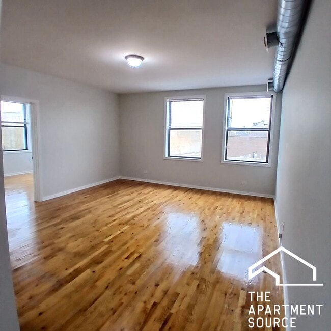 Building Photo - 7606 N Paulina St